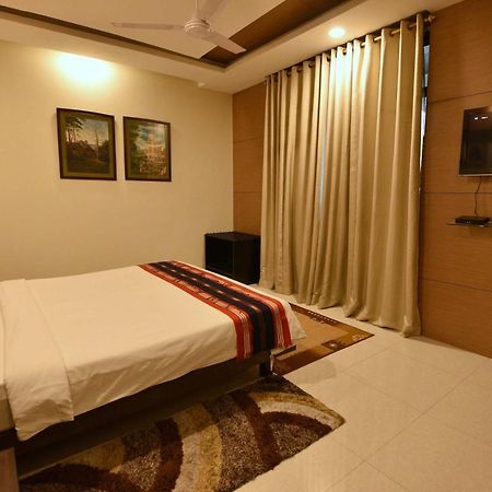 Dibrugarh Club House Hotel Exterior foto