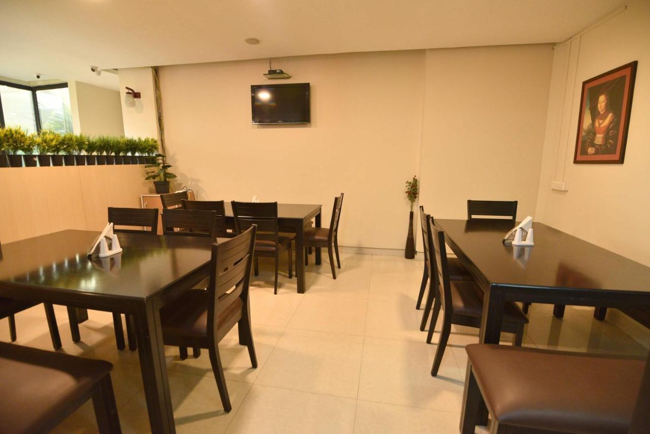 Dibrugarh Club House Hotel Exterior foto