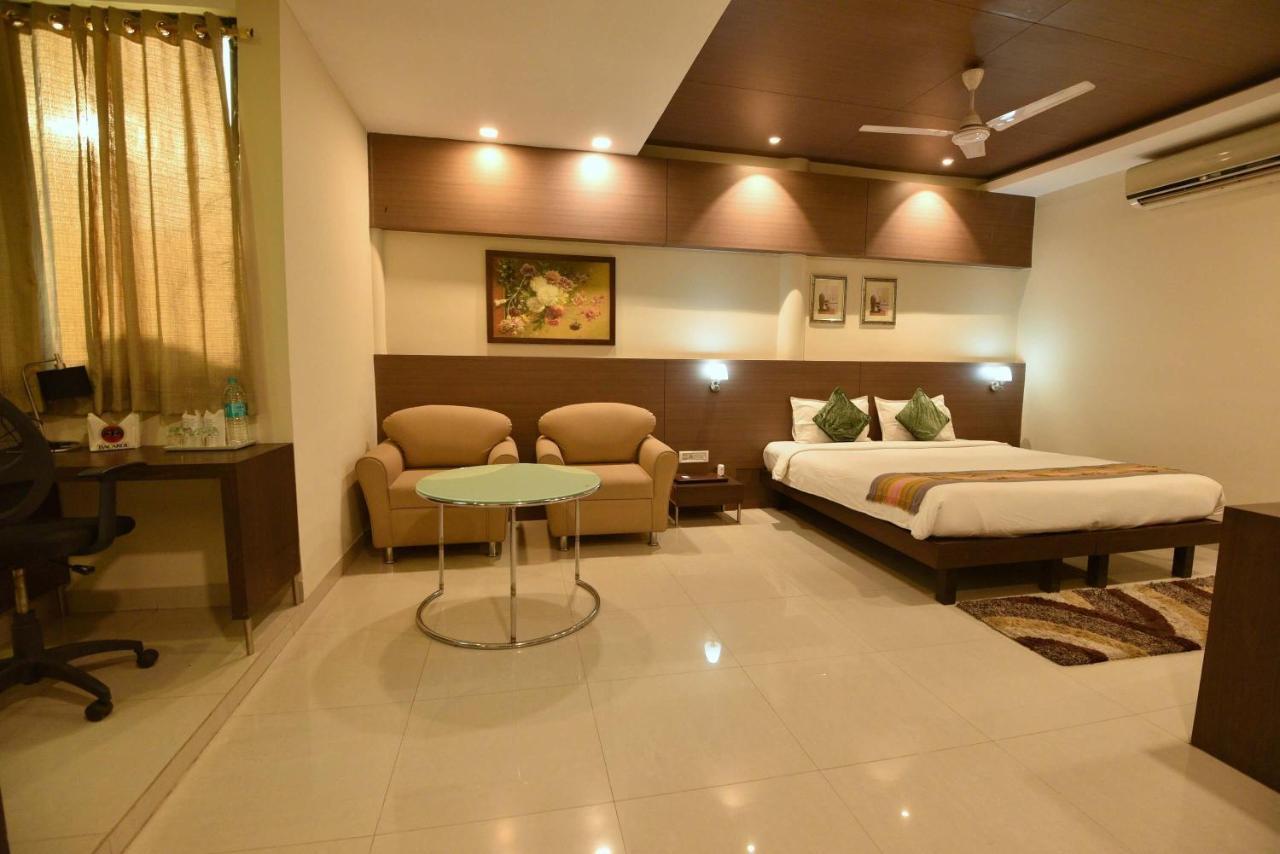 Dibrugarh Club House Hotel Exterior foto