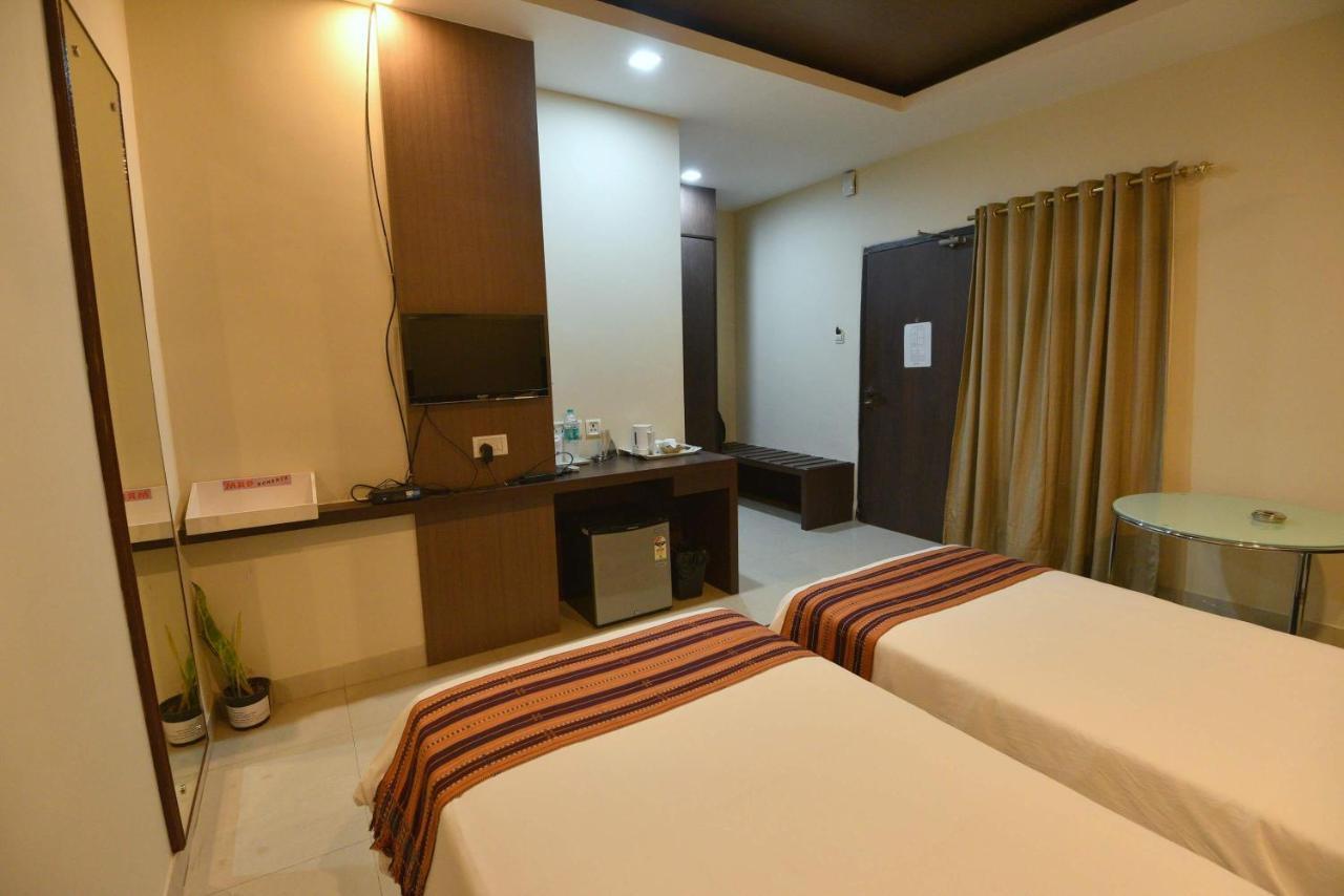 Dibrugarh Club House Hotel Exterior foto